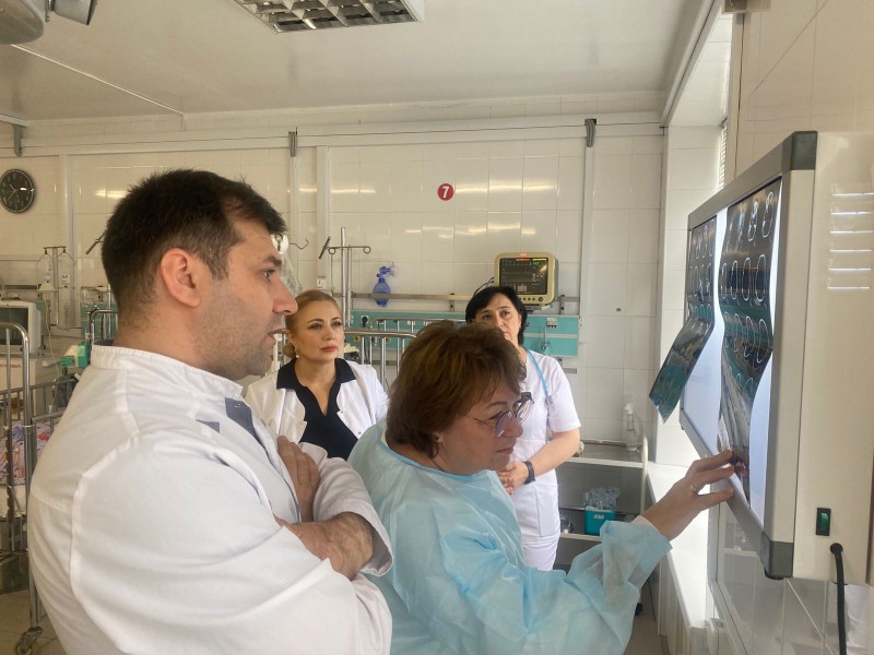 Большая мультидисциплинарная бригада специалистов онкологического профиля проконсультировала пациентов и обучает врачей в Дагестане - Файл 8