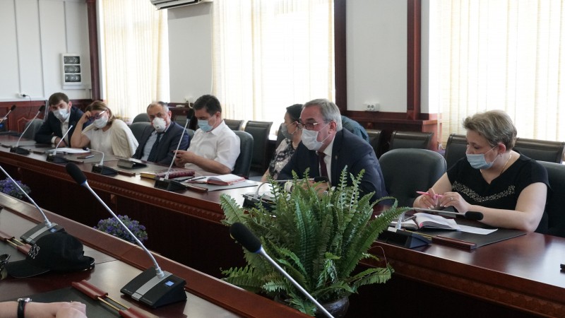 Главврач больницы в Коммунарке  Денис Проценко встретился с министром здравоохранения РД Джамалудином Гаджиибрагимовым - Файл 3