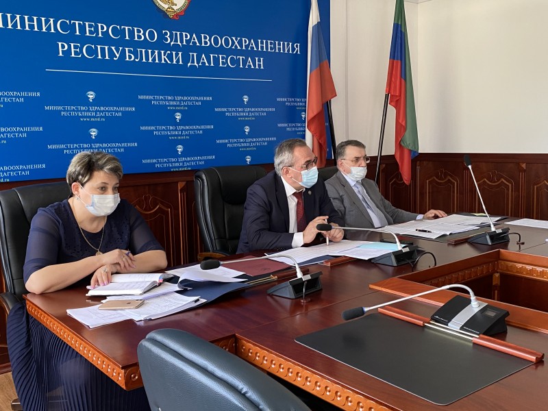 Под особым контролем помощь онкологическим и кардиологическим пациентам