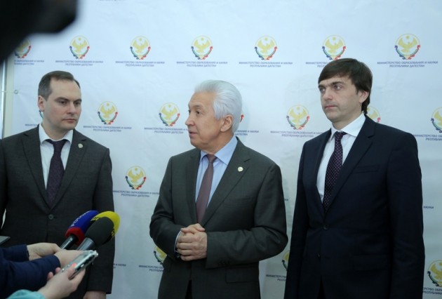 Наш воспитатель — наша действительность.