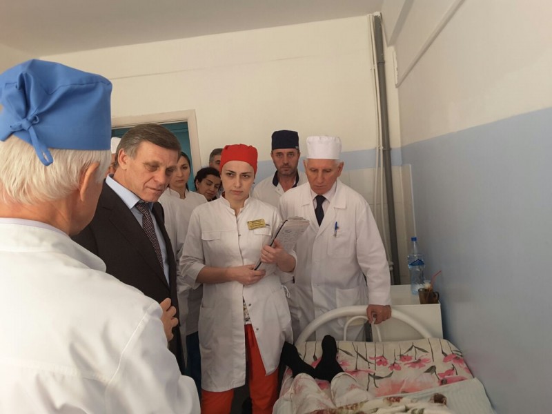 Врио министра здравоохранения Дагестана лично ознакомился с работой двух медицинских учреждений в Махачкале