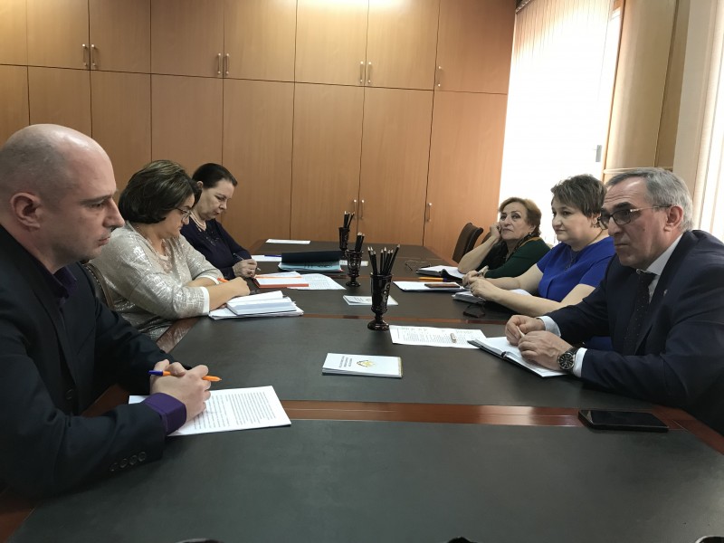 В Дагестане будут развиваться малоинвазивные операции в колопроктологии и отоларингологии - Файл 1