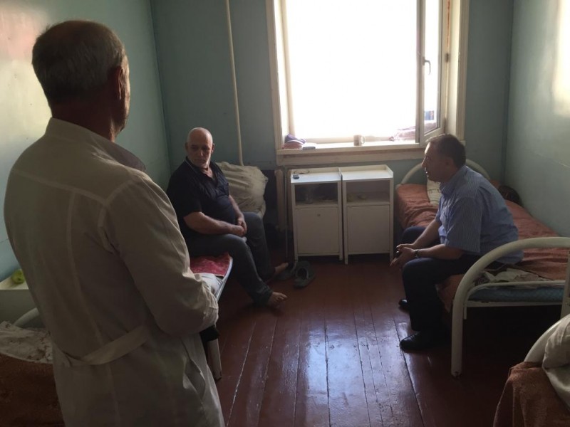 Вице-премьер А.Махмудов посетил медицинские организации в Тляратинском районе. - Файл 4