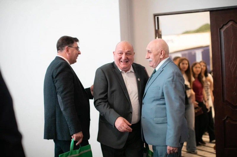 23-24 сентября в г.Махачкала прошла Первая Всероссийская научно-практическая конференция "Эндоваскулярная хирургия при венозной патологии" - Файл 7