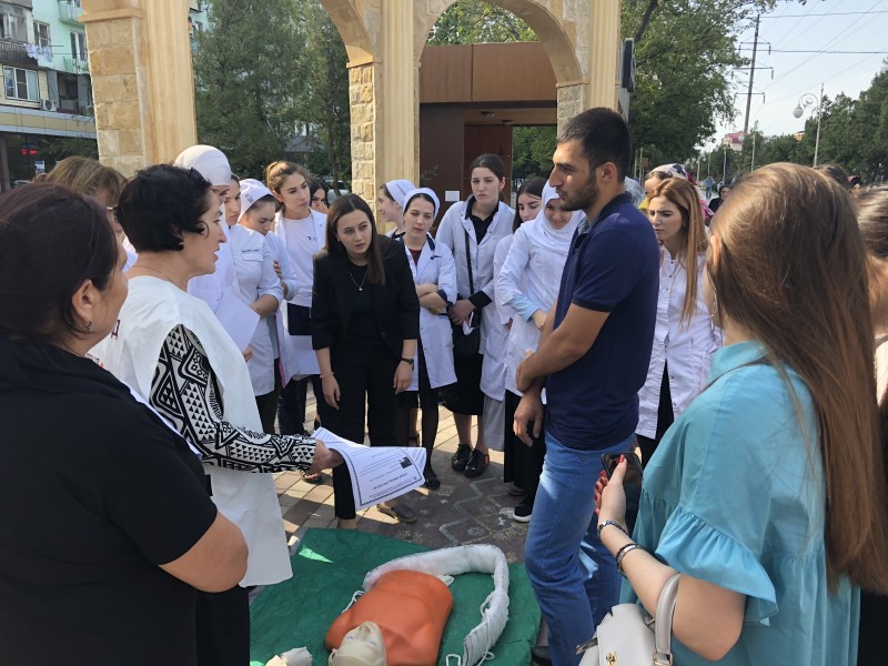 Спаси жизнь: жителей Махачкалы научили оказывать первую медицинскую помощь - Файл 2