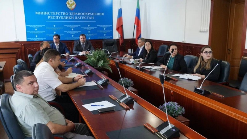 Врио министра здравоохранения РД Ярослав Глазов с аппаратом ведомства приняли участие в селекторном совещании Минздрава России с регионами - Файл 7