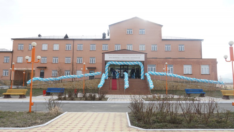 По последнему слову техники. Новую больницу с кабинетом МСКТ и центром диализа открыли в Карабудахкентском районе - Файл 9