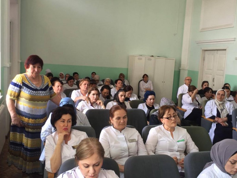Вице-премьер Абдурахман Махмудов посетил больницу города Каспийска - Файл 3
