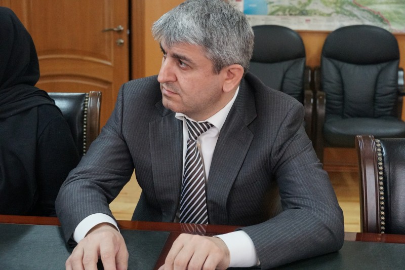 Министр Джамалудин Гаджиибрагимов провел встречу с главным внештатным генетиком Минздрава РФ  Сергеем Куцевым - Файл 1