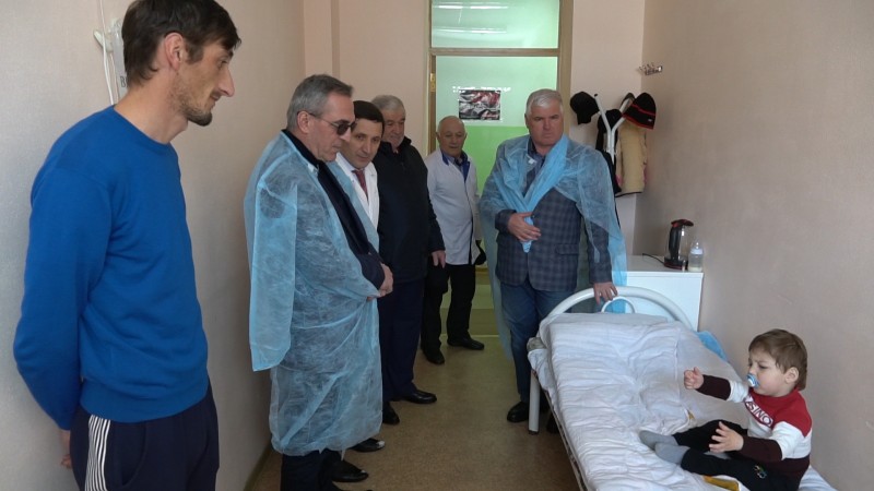 За два дня министр Джамалудин Гаджиибрагимов ознакомился с работой шести районных больниц - Файл 6