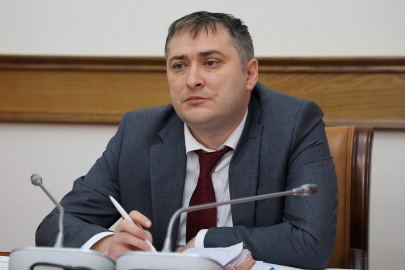 Мурад Казиев подверг критике работу подрядных организаций, занимающихся строительством ФАПов