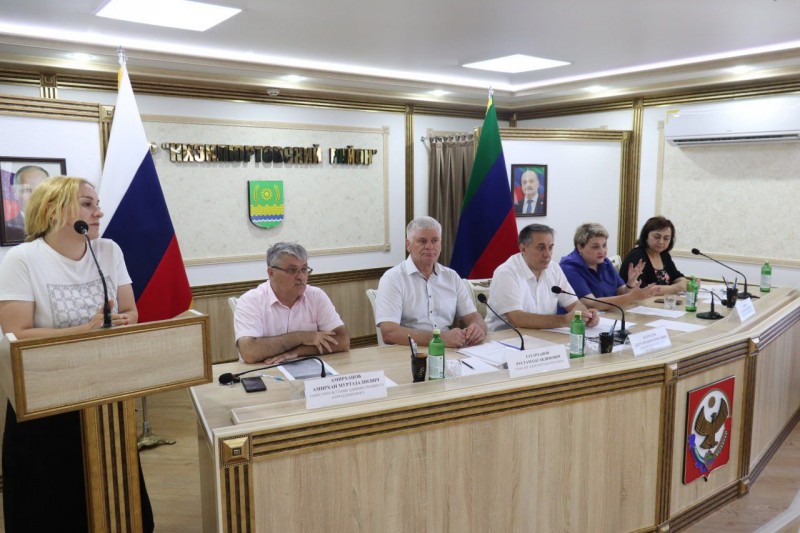 В Кизилюртовском районе прошло расширенное совещание против кори с участием заместителя Председателя Правительства Республики  и министра здравоохранения РД - Файл 8