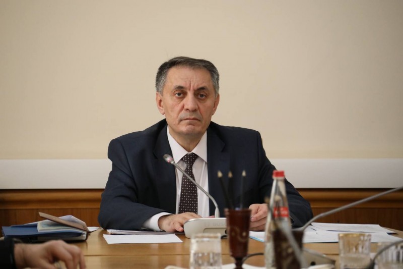 Сокращение кредиторской задолженности учреждений здравоохранения обсудили в Правительстве Дагестана