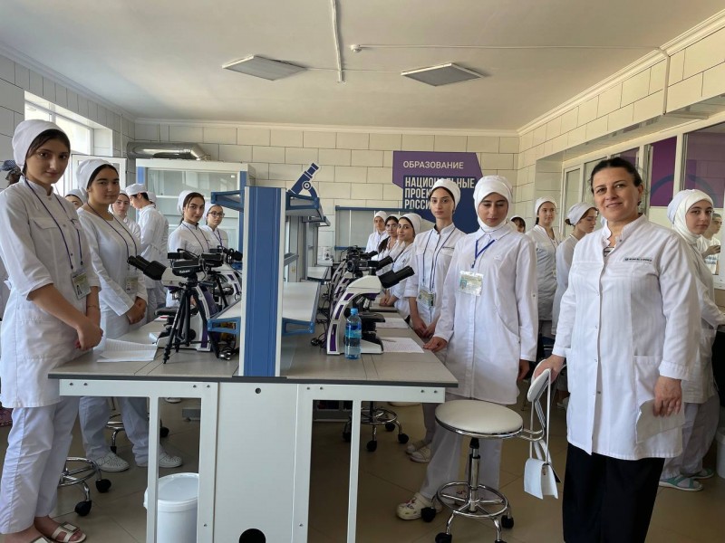 Полностью оснащённые мастерские WorldSkills открылись в Дербентском медколледже - Файл 2