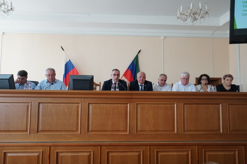 Сразу три значимых вопроса обсудили на коллегии  Минздрава Дагестана - Файл 19