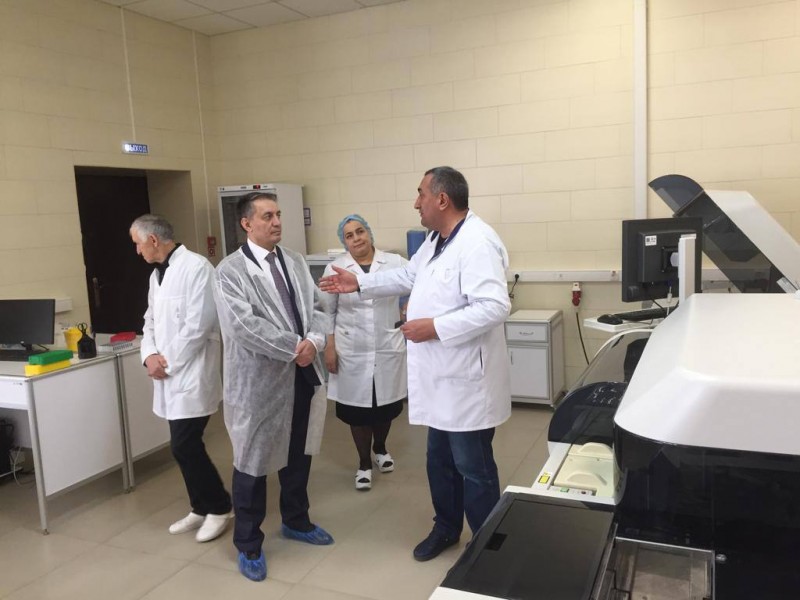 Абдурахман Махмудов ознакомился с работой клинико-диагностической лаборатории в Буйнакске - Файл 3