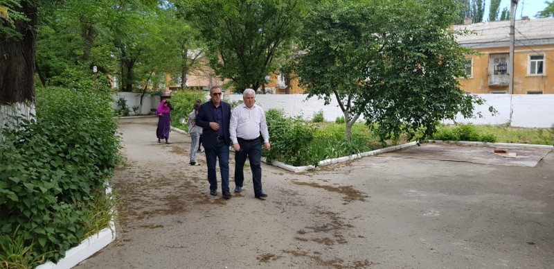Министр  Джамалудин Гаджиибрагимов провел очередную внеплановую проверку  медучреждений в Махачкале - Файл 3
