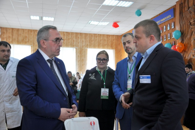 Роль средних медработников отметили на форуме в Махачкале - Файл 2