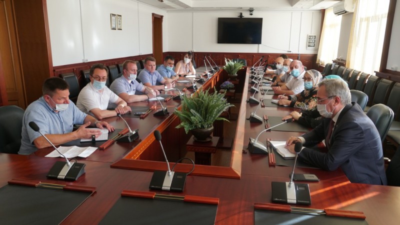 Организацию работы  новых многофункциональных центров обсудили в Минздраве РД - Файл 4