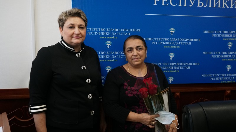 В Минздраве РД наградили лучших врачей 2020 года - Файл 7