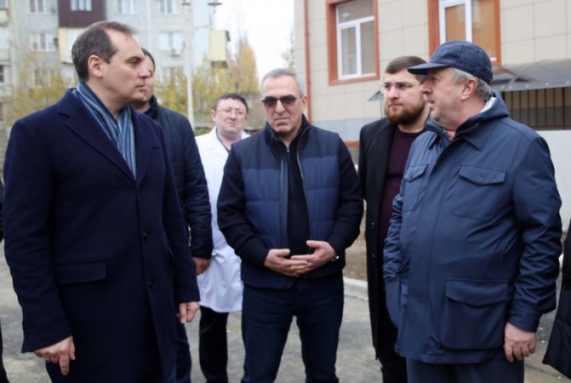 Председатель Правительства РД осмотрел новый корпус Республиканского онкологического центра