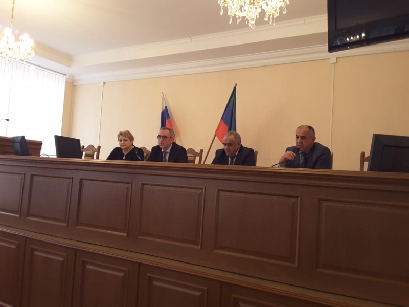 Главная цель приблизить медицинскую помощь к пациенту: Джамалудин Гаджиибрагимов встретился с собравшимися у Минздрава больными на гемодиализе - Файл 2