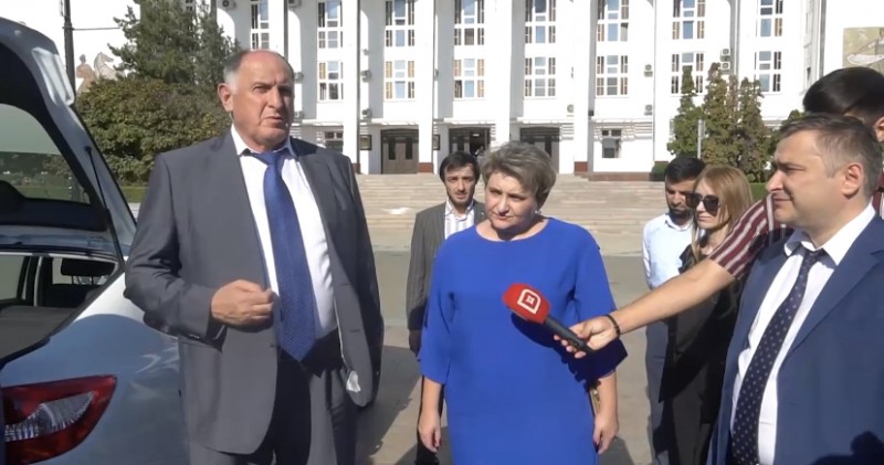 28 новых санитарных машин передали медицинским организациям Дагестана - Файл 1