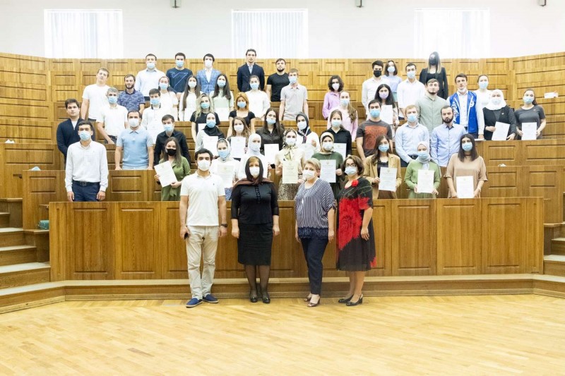 Министерство здравоохранения РД наградило активистов волонтерского движения - Файл 3