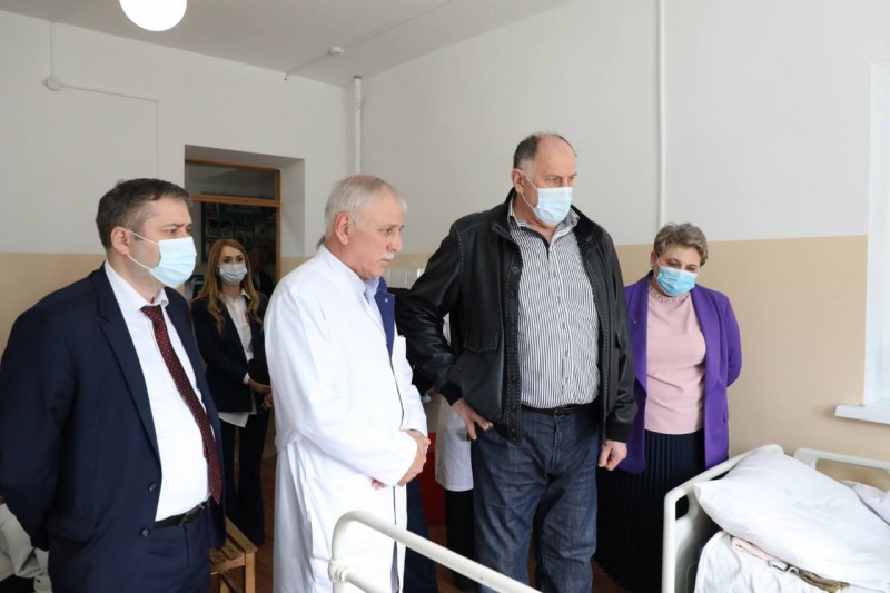 Абдулмуслим Абдулмуслимов посетил Центральную городскую больницу Буйнакска - Файл 1