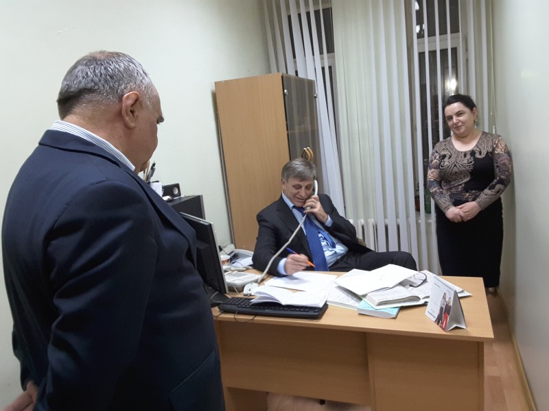 Глава Минздрава РД лично ответил на вопросы дозвонившихся на «горячую линию»