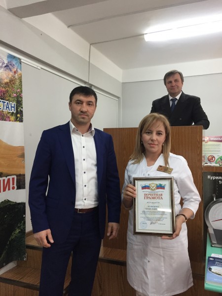 За слаженность и профессионализм: почетные грамоты получили медики сопровождавшие чемпионат Европы по спортивной борьбе в Каспийске - Файл 9