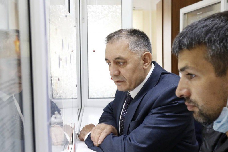Абдурахман Махмудов отреагировал на вызвавшие возмущение граждан большие очереди в республиканском - Файл 1