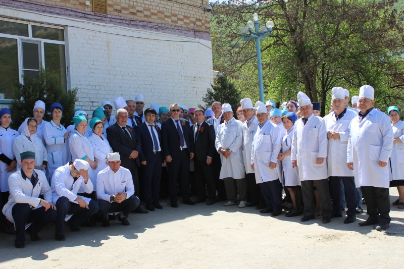 В преддверии Дня Победы  министр  Джамалудин Гаджиибрагимов навестил ветеранов проживающих в Табасаранском районе - Файл 2