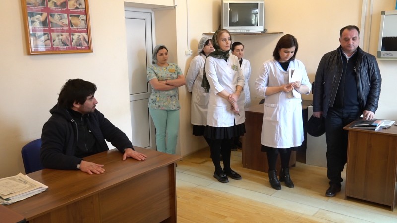 Джамалудин Гаджиибрагимов: «тяжелобольной пациент ни в коем случае не должен искать врачей, часами ждать пока на него обратят внимание!» - Файл 1