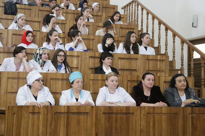 Актуальные проблемы медицинской этики и деонтологии обсудили на конференции в Махачкале - Файл 4