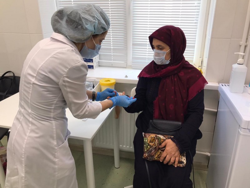 Около 100 пациенток смогли провериться на рак шейки матки в рамках Дня открытых дверей в Республиканском онкоцентре - Файл 3