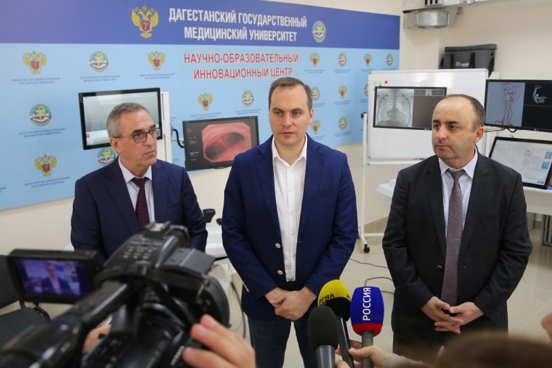 Новые разработки симуляционного центра ДГМУ презентовали премьер-министру Артему Здунову - Файл 7