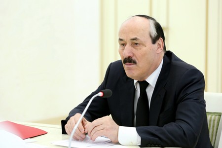 Глава Дагестана Р.Абдулатипов: "Республика развивается по пути самостоятельного поиска резервов"