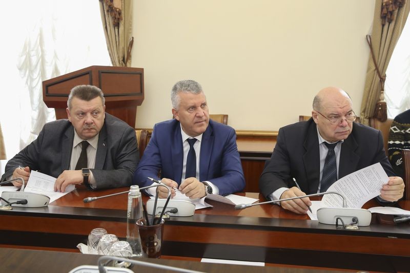 Эпидемическую обстановку в Махачкале обсудили на ежедневном Оперативном штабе Правительства РД - Файл 1