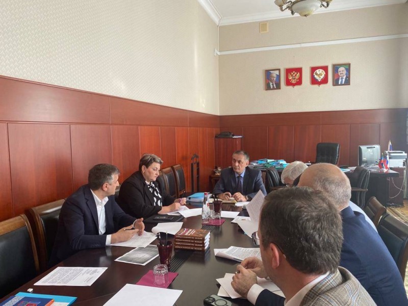 В Правительстве Дагестана проанализировали причины образования кредиторской задолженности в Избербашской ЦГБ