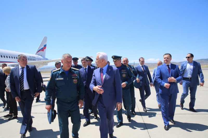 В Дагестан с рабочим визитом прибыли  руководители МЧС и Минприроды России