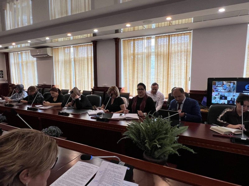 Главный врач РЦИБ и СПИД Равганият Мирзаева выступила на видеоселекторном совещании Минздрава РД с медорганизациями - Файл 4