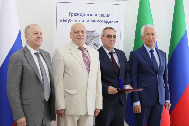 Министр Джамалудин Гаджиибрагимов удостоен гражданской награды «Общественное признание»