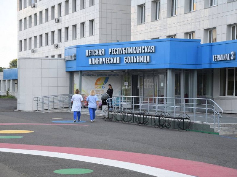 Врачи ДРКБ смогли выходить мальчика, пострадавшего при утоплении легкового автомобиля в КОР в посёлке Семендер Махачкалы