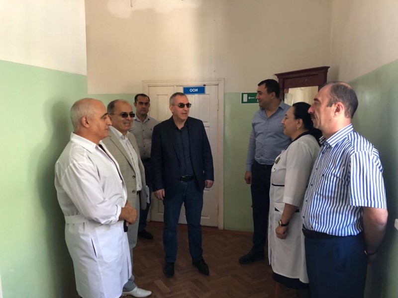 Джамалудин Гаджиибрагимов ознакомился с работой ряда медучреждений в Дербенте - Файл 1