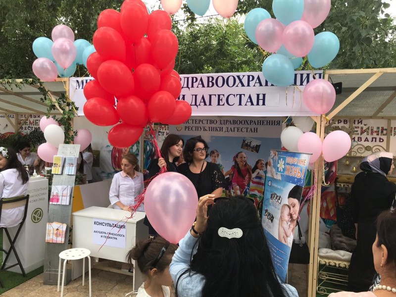 О пользе вакцинации и профилактике абортов говорили во время акции в Махачкале - Файл 4