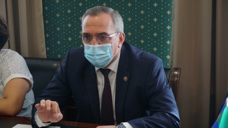 Министр здравоохранения РД провел рабочую встречу со специалистами НИИ травматологии и ортопедии им Р.Р. Вредена - Файл 4
