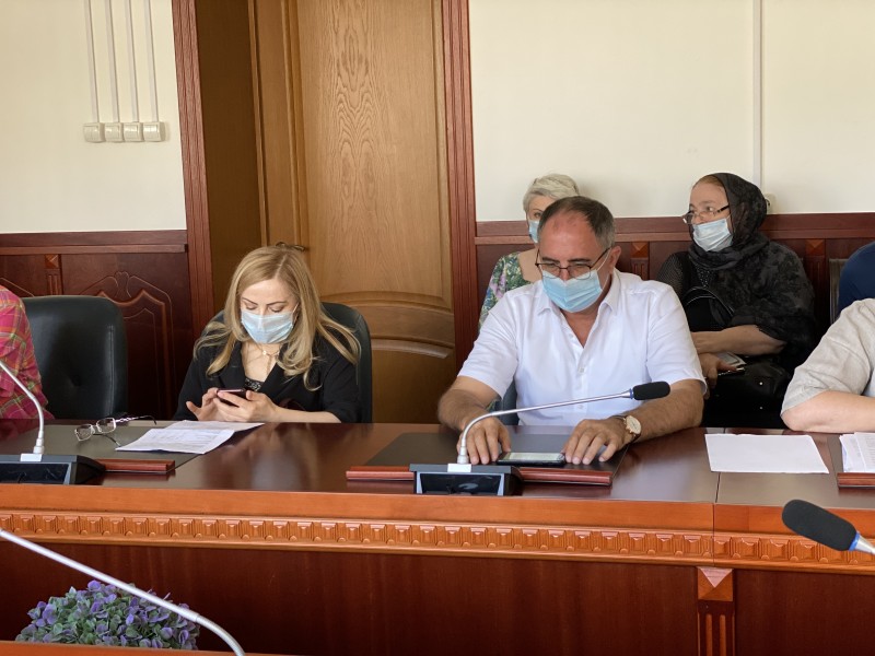 Поликлиники Махачкалы получили 13 машин для оказания неотложной помощи на дому