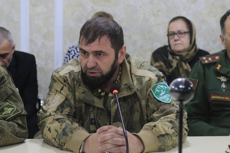 В администрации Хасавюрта под руководством заместителя Председателя Правительства Республики Дагестан Абдурахмана Махмудова состоялось совещание, на котором были рассмотрены вопросы взаимодействия социальных служб города с военкоматом