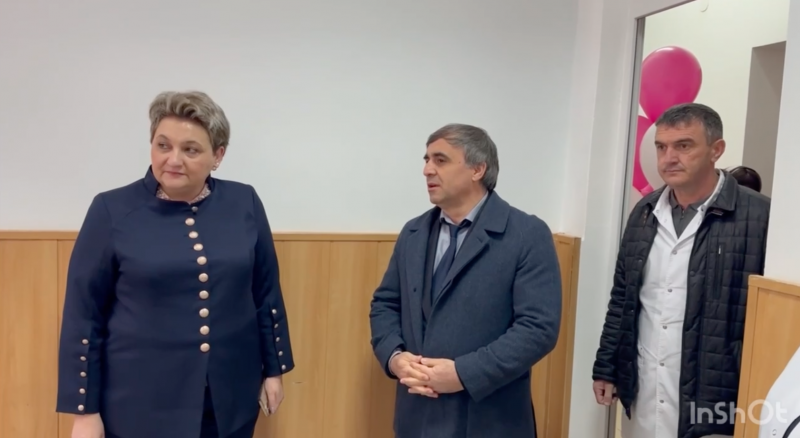 Сегодня министр здравоохранения РД Татьяна Беляева торжественно открыла работу уникального высокотехнологичного маммографа в Каспийской ЦГБ. - Файл 1